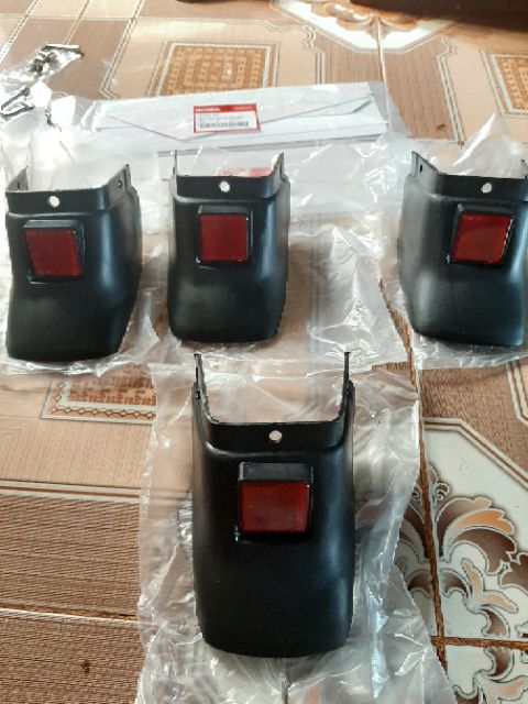 Dè chắn bùn ngắn đuôi xe dream citi 100 có phản quang