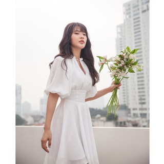 EDINI - D1368 Đầm trắng cổ V tay phồng