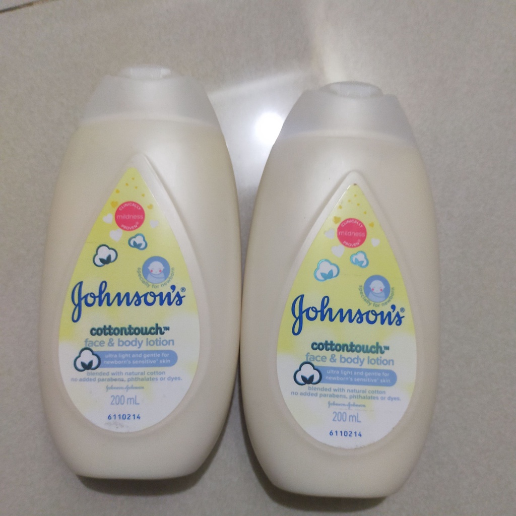 Sữa dưỡng ẩm mềm mịn như bông Johnson's Baby  (200ml)