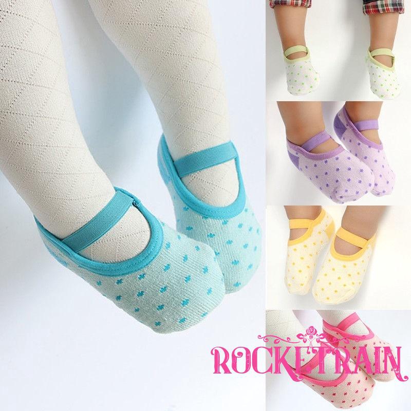 Vớ chống trượt dễ thương cho bé