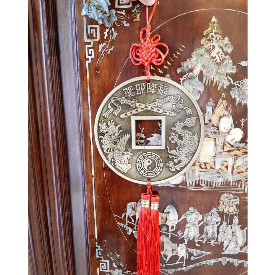 Đồng Xu Trấn Trạch Chi Bảo, trấn giữ gia trạch có dây treo