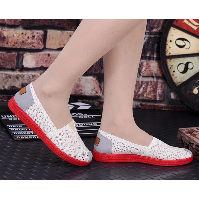 Giày Slip on Ren