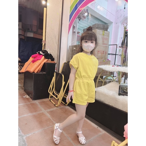 Jum dây rút bé gái