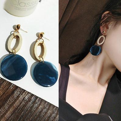 Khuyên Tai Hình Tròn Chất Liệu Acrylic Thời Trang Cho Nữ
