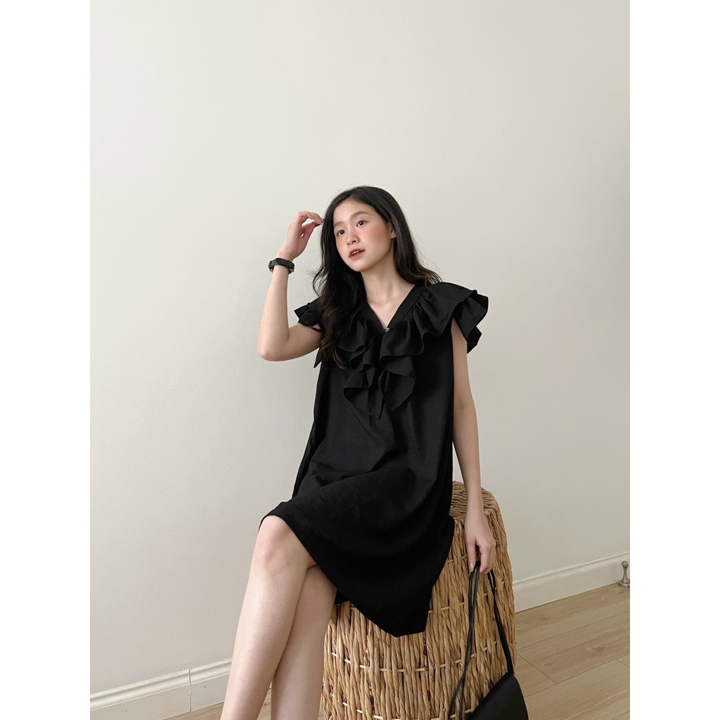 YU CHERRY | Đầm nữ bèo cổ V có nút giữa, Ruffle Neck Tank Dress YD147