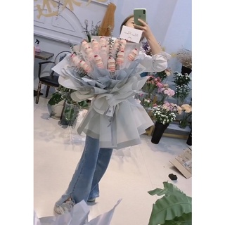 Bó hoa độc lạ, bó sữa yakult món quà thiết thực