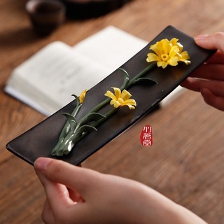 Đế sứ cắm nhang trầm