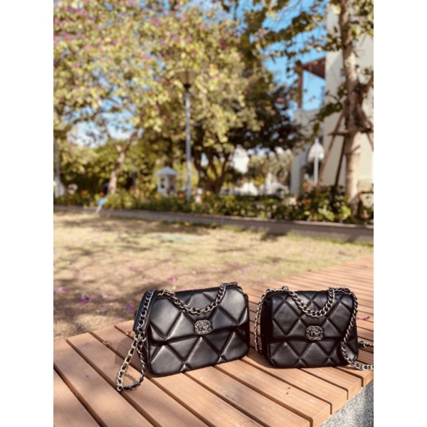 Túi nữ C.N C19 METALLIC bản khóa chì cực bền ko lo bị bạc 2 size(20&25)fullbox