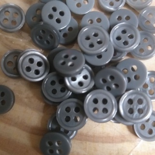 Nút nhựa 4 lỗ , size 8 MM( 30 nút/5k)