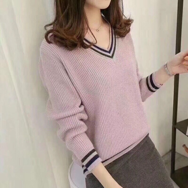 Áo len cổ tim viền kẻ