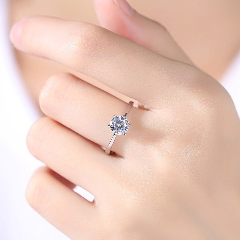 Nhẫn Đính Hôn Mạ Vàng Trắng 18k Đính Kim Cương Nhân Tạo