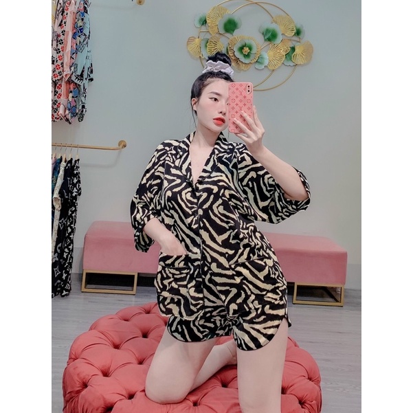Bộ Pizama Đùi Cánh Dơi Bò Sữa Vải Cao Cấp