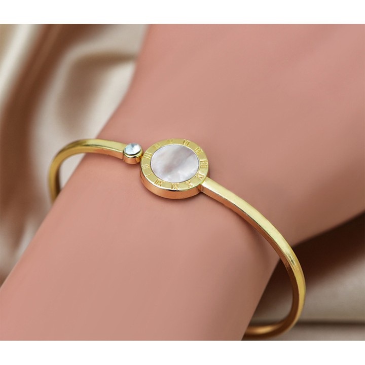 Vòng tay nữ titan cao cấp có mặt la mã siêu đẹp, bền màu, hợp thời trang