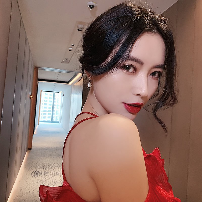 Bông Tai Đính Đá Sang Trọng Cho Nữ / Khuyên tai