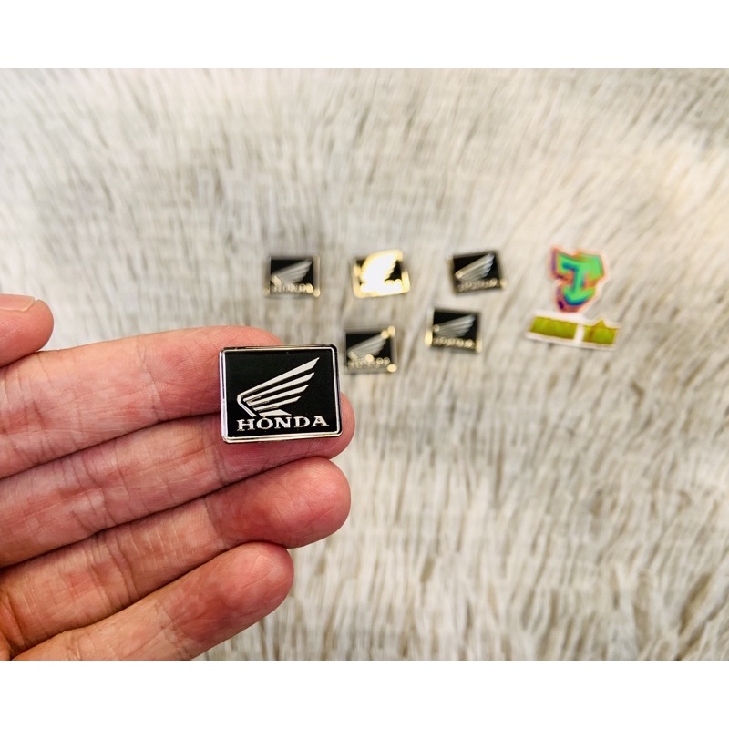 Logo Honda vuông sáng bóng loại tốt dán mặt đồng hồ xe honda