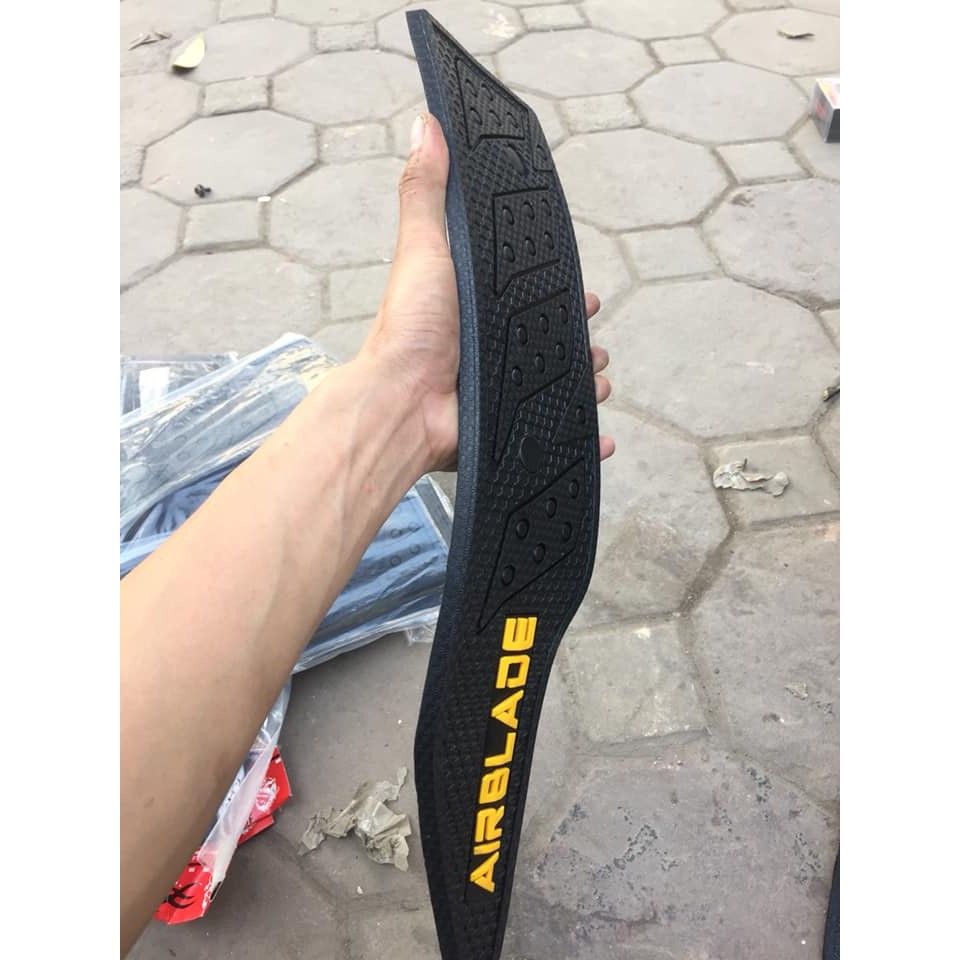 THẢM ĐỂ CHÂN CAO SU THAILAND CHO AB 2020 (AIRBLADE)