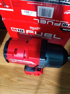 MÁY BẮT VÍT MILWAUKEE 2767