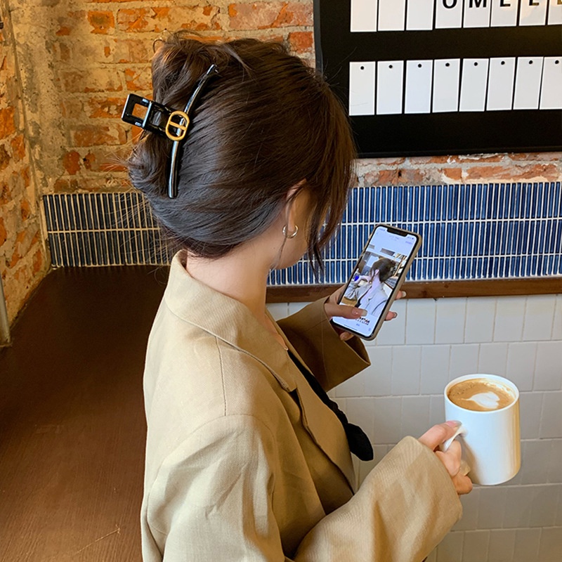 Kẹp Tóc Hình Cá Mập Sang Trọng Cho Nữ