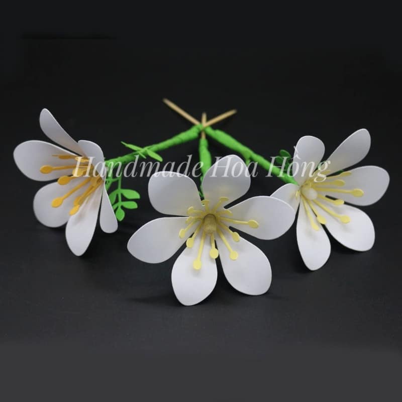 8 cánh hoa xốp rời + 8 nhụy hoa, size 9 x 6cm  _ Dùng trang trí lớp học, nhà cửa, bưu thiếp, thiệp