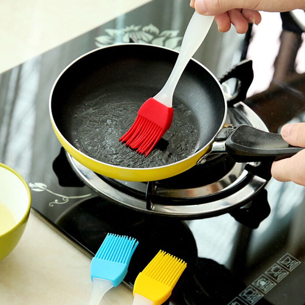 Set 4 cọ phết dầu bằng silicon không dính màu sắc ngẫu nhiên
