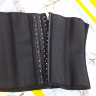 Đai nịch bụng giãm mỡ