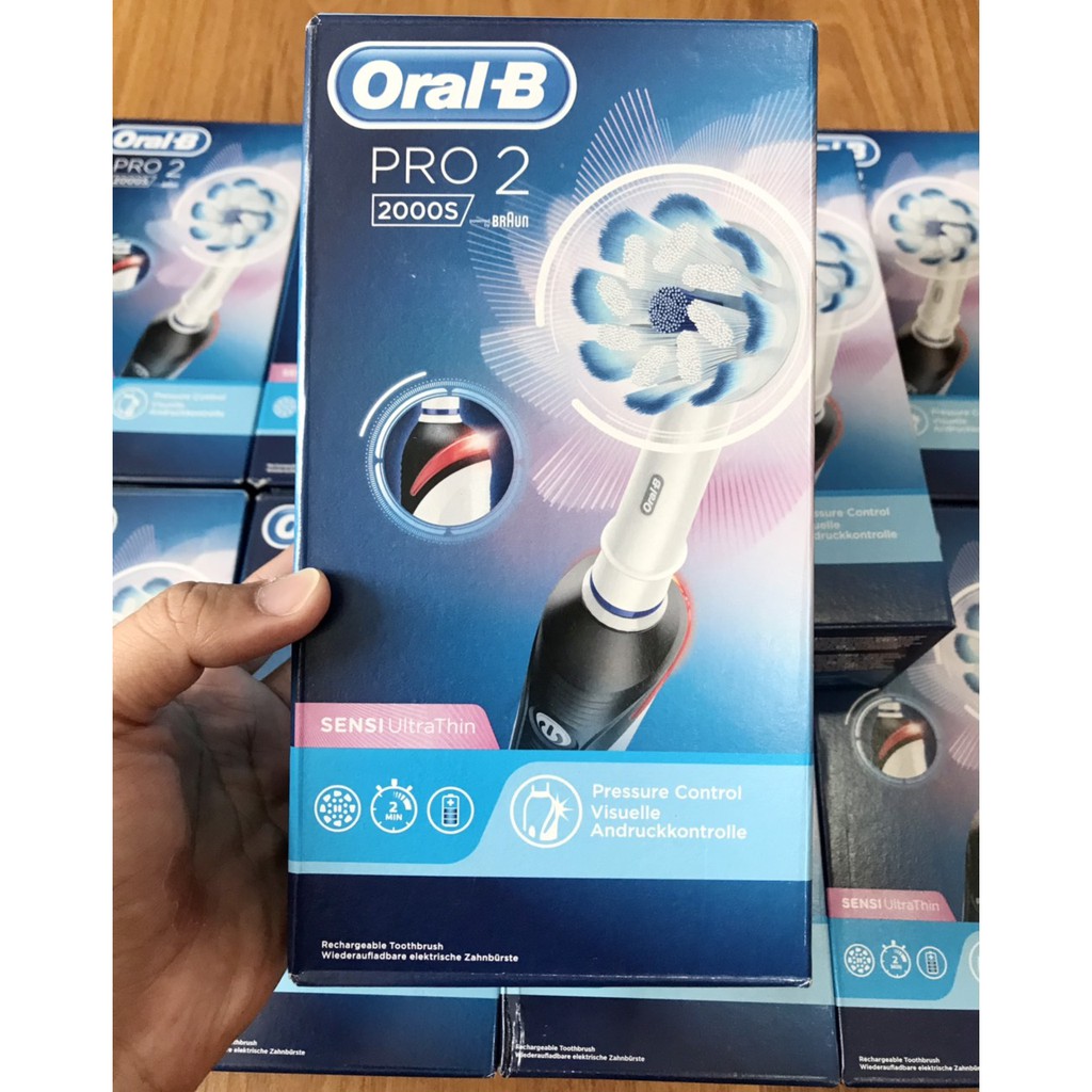 Bàn Chải Đánh Răng Điện Oral-B Pro 2000s - Chăm sóc răng niềng &amp; răng nhạy cảm