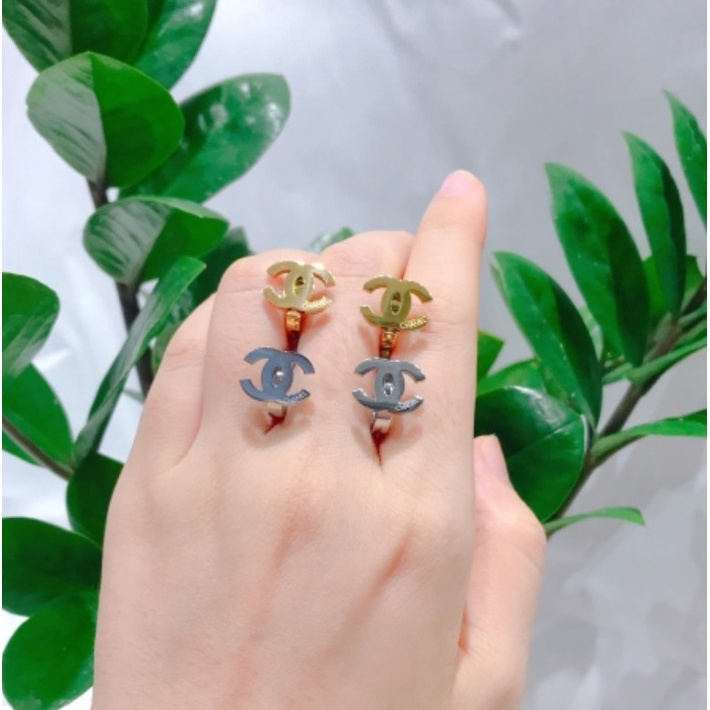 Bông Tai Khoen Tròn Đính Chữ Titan Ko Đen TT 4326