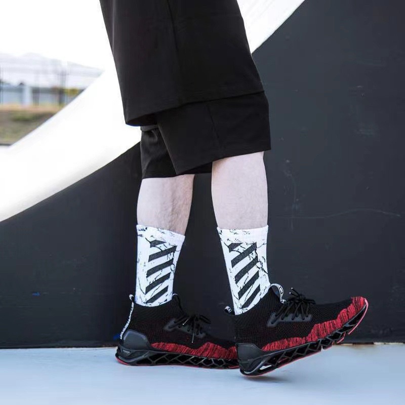 [TonaShoe] Tất Cổ Cao Họa Tiết Sọc Và Thăng Đen Trắng