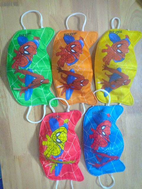 Khẩu trang siêu nhân nhện cho bé 2-5 tuổi