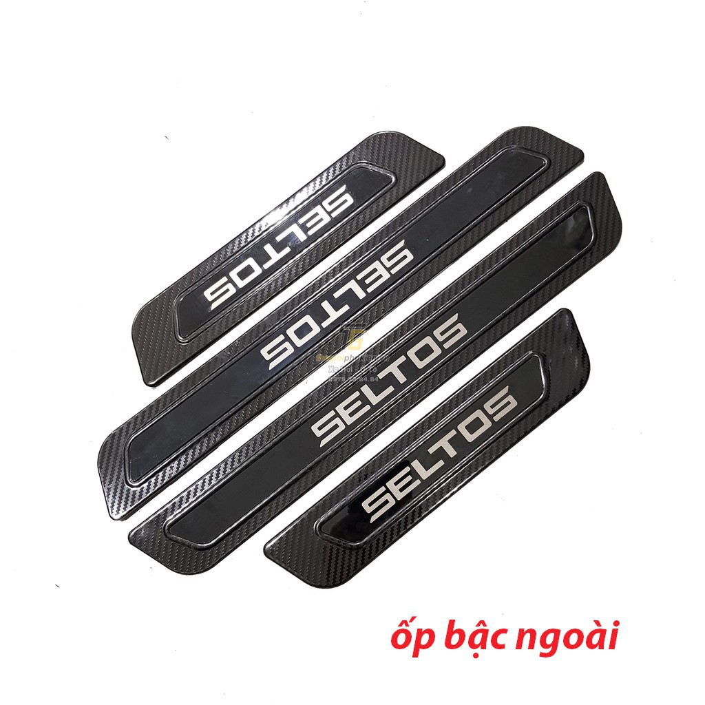 Ốp Bậc Cửa Kia Seltos 2020 - 2021 Mẫu Carbon Hàng 3D có tem đẹp
