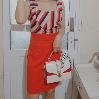 Váy body phối kẻ