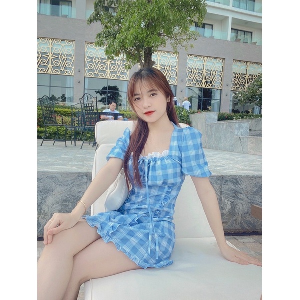 Đầm kẻ xanh