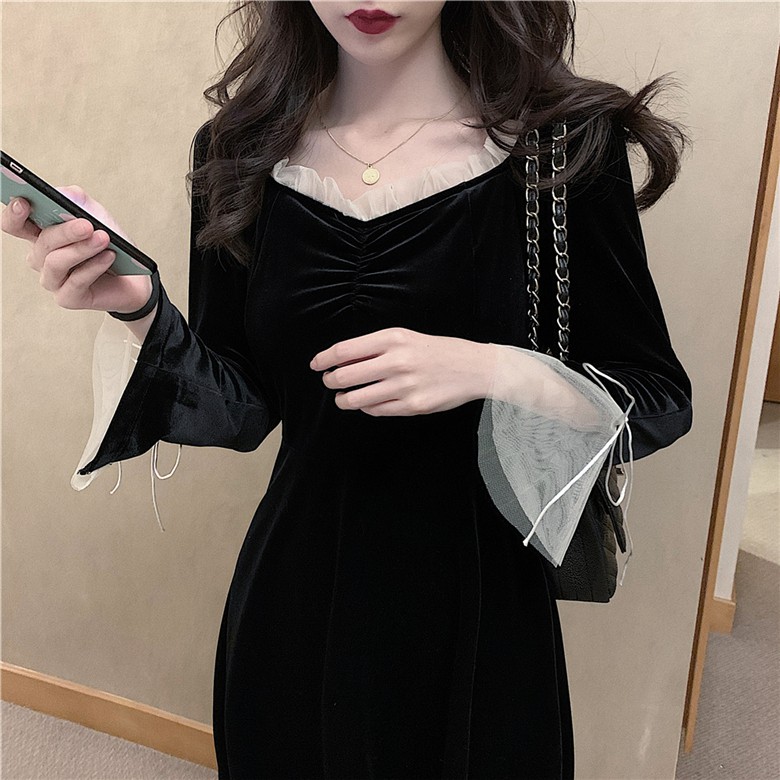 Đầm Nhung Tay Dài Cổ Chữ V Phối Lưới Form Rộng Phong Cách Quyến Rũ | BigBuy360 - bigbuy360.vn