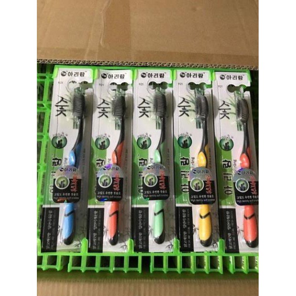Bàn Chải Đánh Răng Than Tre Hoạt Tính Hàn Quốc BOSSI NO921 ( giao màu ngẫu nhiên)- BÁN SỈ