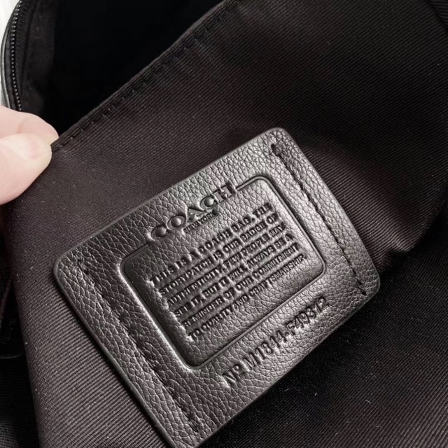 TÚI ĐEO CHÉO COACH BLACK MEN