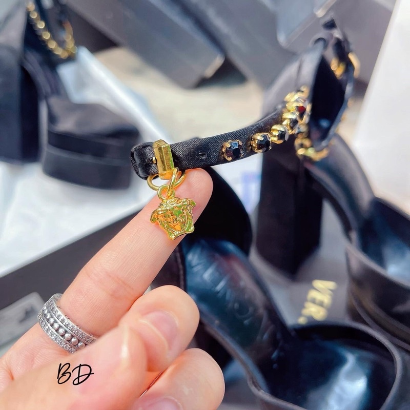 GÓT LỤA ĐÚP MŨI V E R S A C E FULLBOX