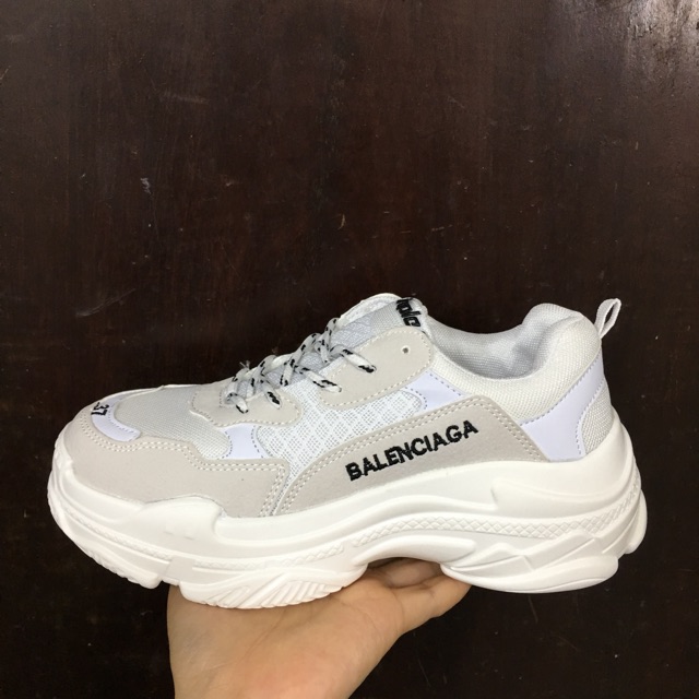 Giày triple S trắng xám size 36->44 NAM NỮ ☑ Chuẩn . ` ˇ ⁵ ' ' /