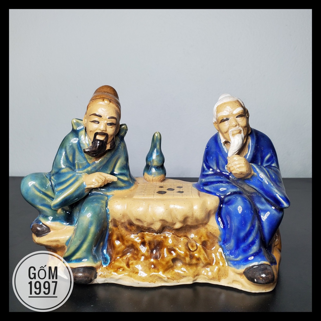 Tượng 2 Ông Lão Ngồi Đánh Cờ - Gốm sứ Bát Tràng  - Trang trí tiểu cảnh, cây bonsai, bể cá