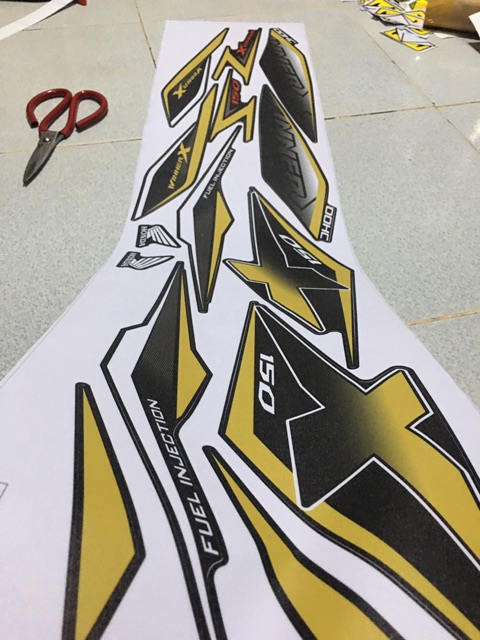 Tem rời Winner X VÀNG ĐEN nhám -1