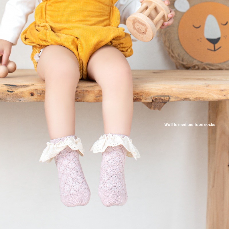Vớ cotton mềm viền ren nhún bèo xinh xắn cho bé gái