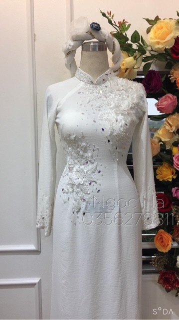 Áo dài cho cô dâu ngày ăn hỏi. Giá 500.000đ_700.000đ. Giúp cô dâu ngày cưới thêm lộng lẫy thêm xinh đẹp thêm sang trọng. | BigBuy360 - bigbuy360.vn