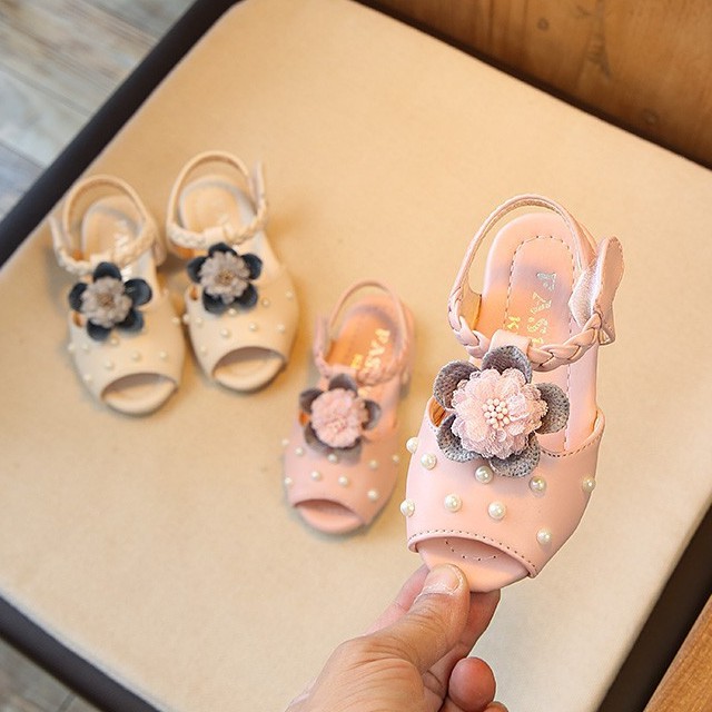 Giày sandals có quai hậu đế mềm dễ thương cho bé gái