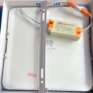 Đèn led ốp trần 18W BH6 tháng