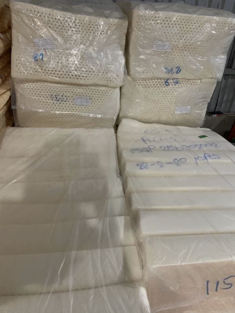 Gối cao su lượn sóng mềm mượt.