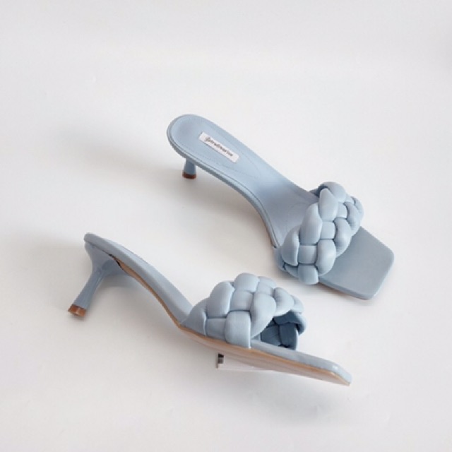 Guốc da quai tết Stradi.varus