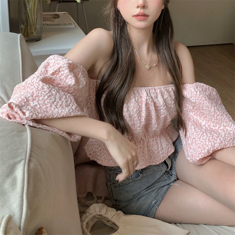 Áo trễ vai hoa nổi phong cách hàn quốc. Áo hở vai tay bồng trơn gợi cảm A01