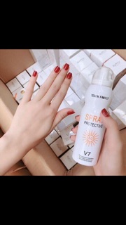 Xịt chống nắng Hàn Quốc Sun Screen V7 180ml