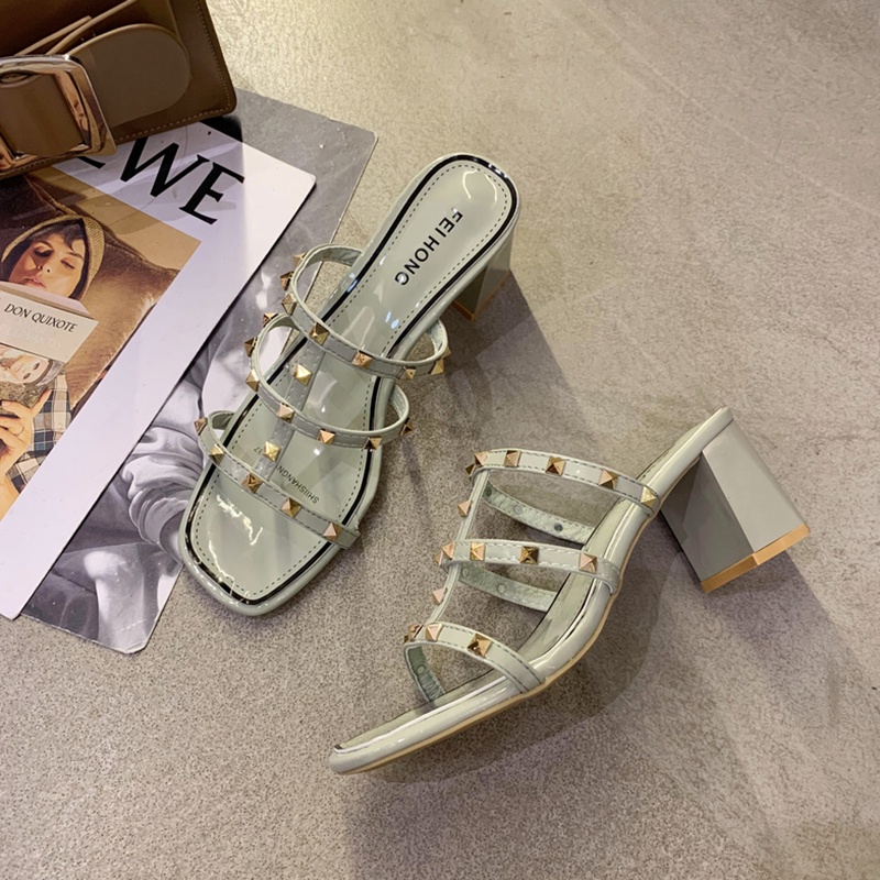 Giày Sandal Cao Gót Đế Vuông Hở Ngón Đính Đinh Tán Thời Trang Cho Nữ