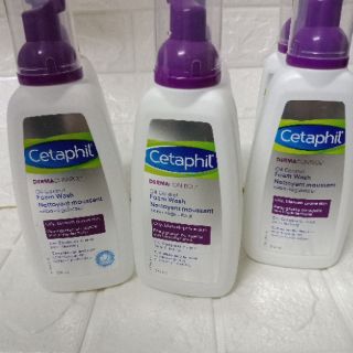 Sửa rửa mặt dành cho da dầu mụn cetaphil
