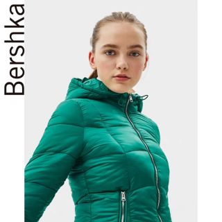 Áo phao bershka auth